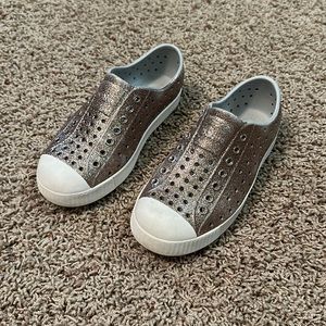 Native Jefferson gold bling size 13